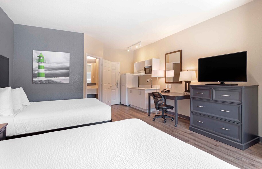 More Photos Of 7212 Eastpoint Blvd, Baytown Hotel For Sale