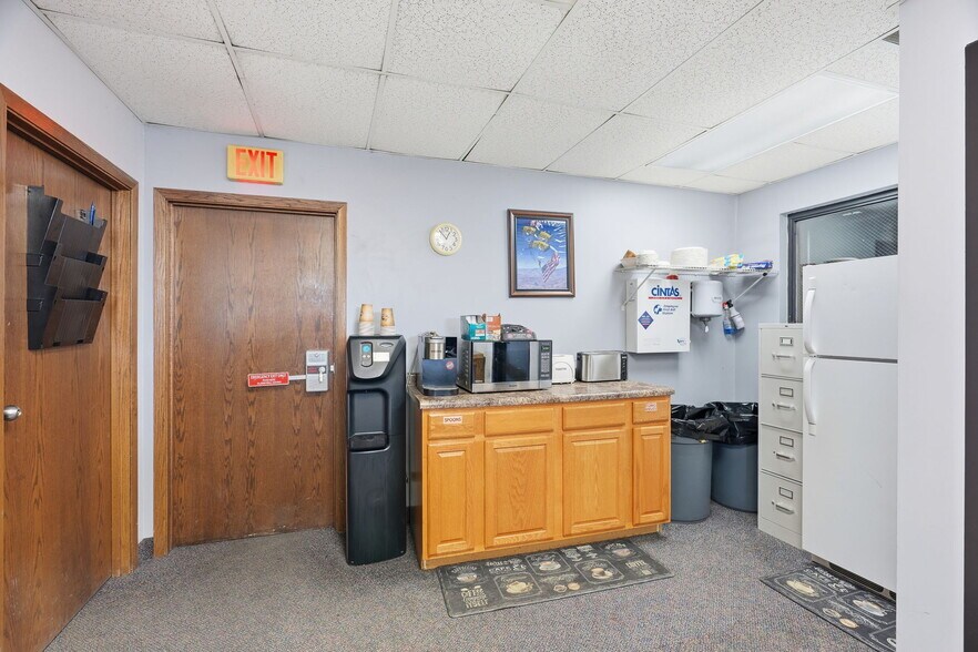 More Photos Of 8201 NE Hickory St, Minneapolis Truck Terminal For Sale