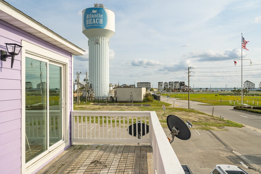 More Photos Of 100 E Fort Macon Rd, Atlantic Beach Restaurant For Sale