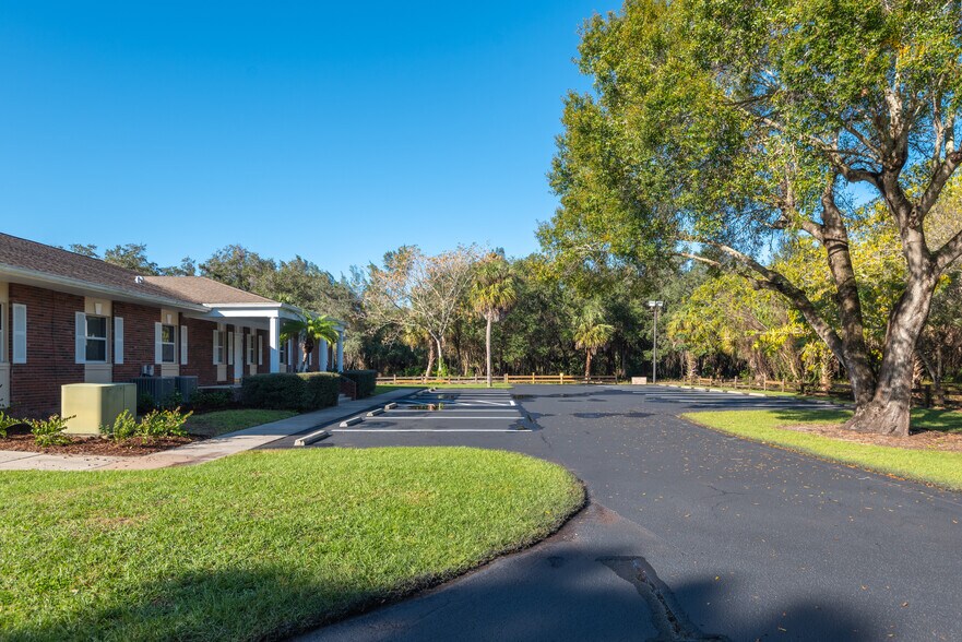 More Photos Of 25450 Airport Rd, Punta Gorda Medical For Sale