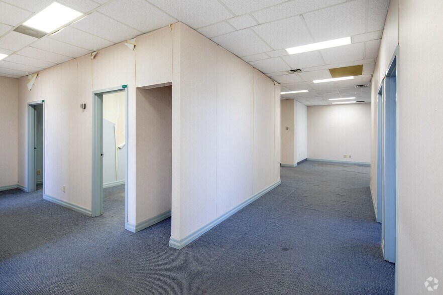 More Photos Of 2115 Finch Av W, Toronto Medical For Lease