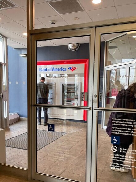 More Photos Of 60 Hempstead Ave, West Hempstead Office For Lease