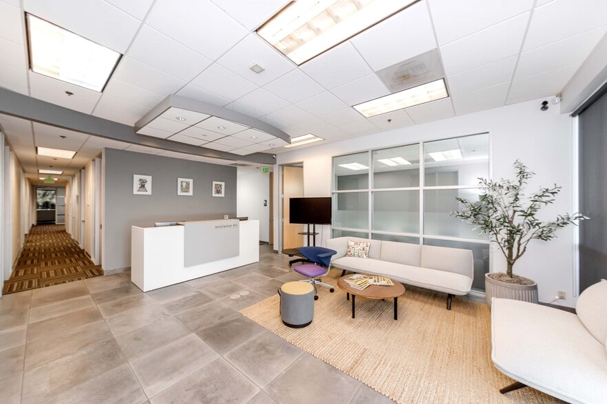 More Photos Of 96 Discovery, Irvine Office For Sale