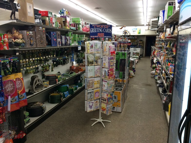 More Photos Of 154 Evergreen St, Republic General Retail For Sale