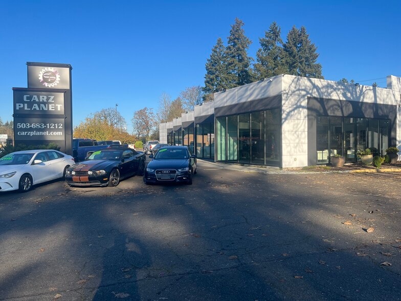 More Photos Of 19120 SE Mcloughlin Blvd, Portland Auto Dealership For Lease
