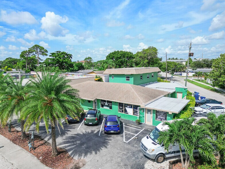 More Photos Of 2435 N Dixie Hwy, Wilton Manors Apartments For Sale