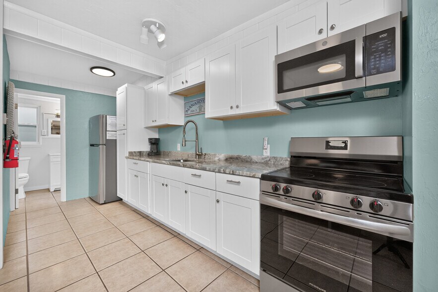More Photos Of 1130 Gulf Blvd, Englewood Apartments For Sale