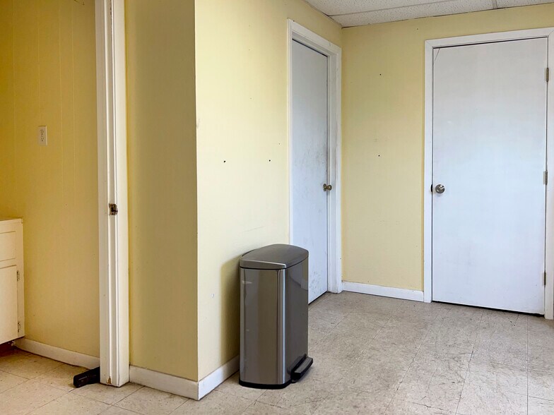 More Photos Of 4818 Gemini St, Corpus Christi Warehouse For Sale