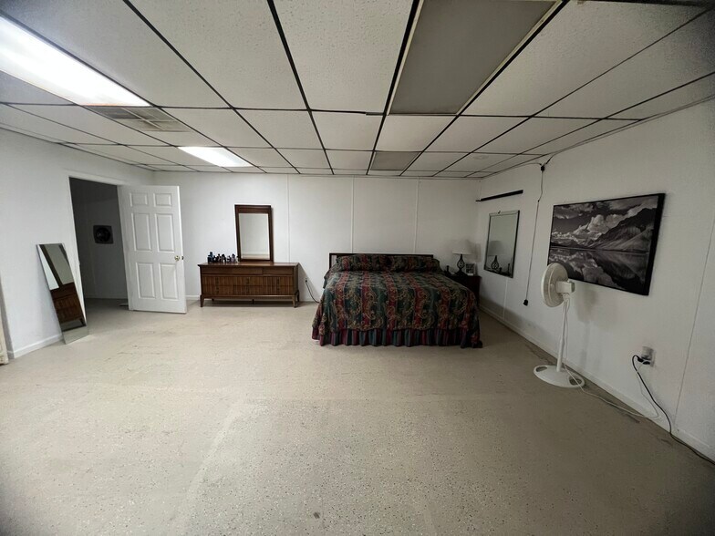 More Photos Of 3887 E US-90 Hwy, Lake City Warehouse For Lease