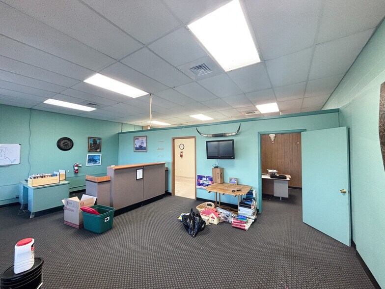 More Photos Of 304 E Jackson St, Willard Unknown For Lease