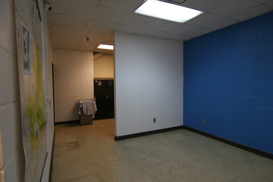 More Photos Of 4808 Kroemer Rd, Fort Wayne Warehouse For Lease