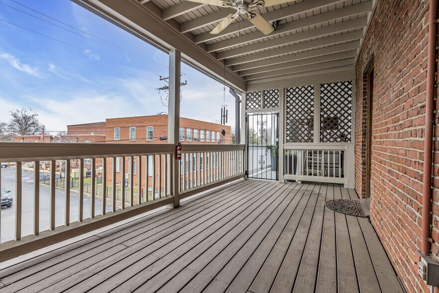 More Photos Of 424 Main St, Franklin General Retail For Sale