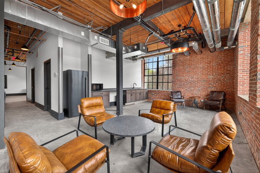 More Photos Of 200 Barrett St, Monroe Warehouse For Lease