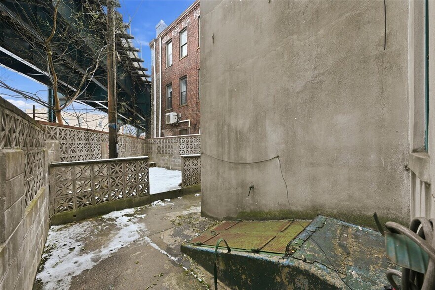 More Photos Of 756 Woodward Ave, Ridgewood Freestanding For Sale