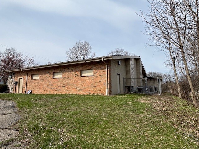 More Photos Of 7085 E Dr N, Battle Creek Office For Lease