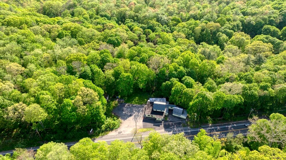 More Photos Of 1520 Broadway, Esopus Freestanding For Sale