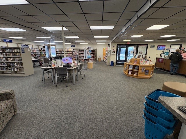 More Photos Of 1060 Orlando Dr, Green Bay Office For Sale