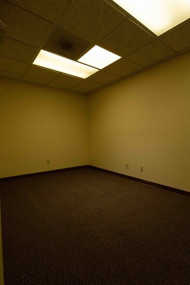 More Photos Of 6842 E Tanque Verde Rd, Tucson Freestanding For Lease