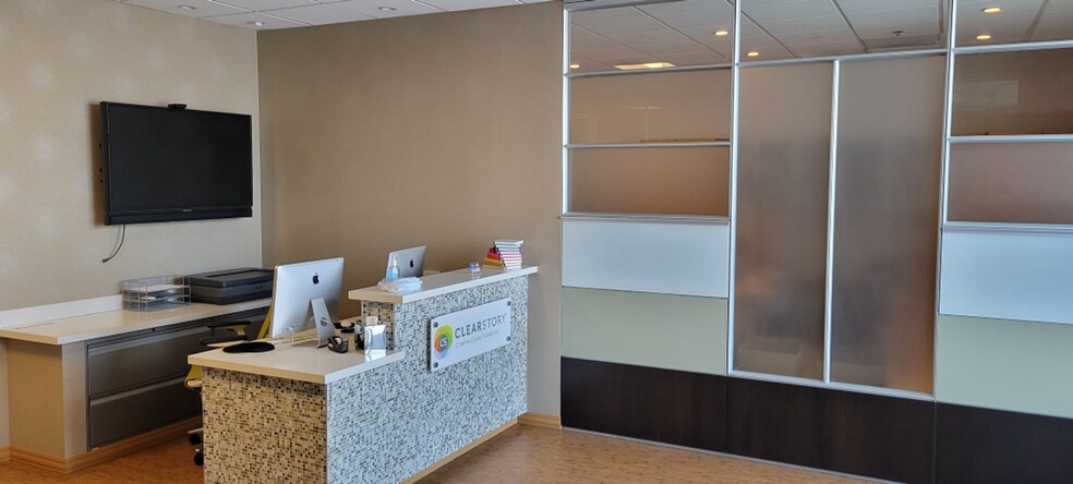 More Photos Of 8310-8324 Miramar Mall, San Diego Warehouse For Lease