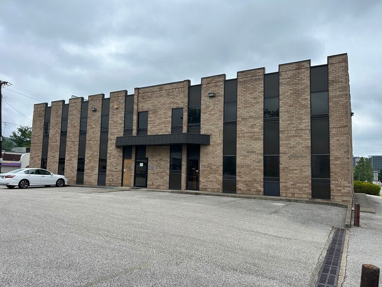 More Photos Of 310 35th St SE, Charleston Medical For Sale