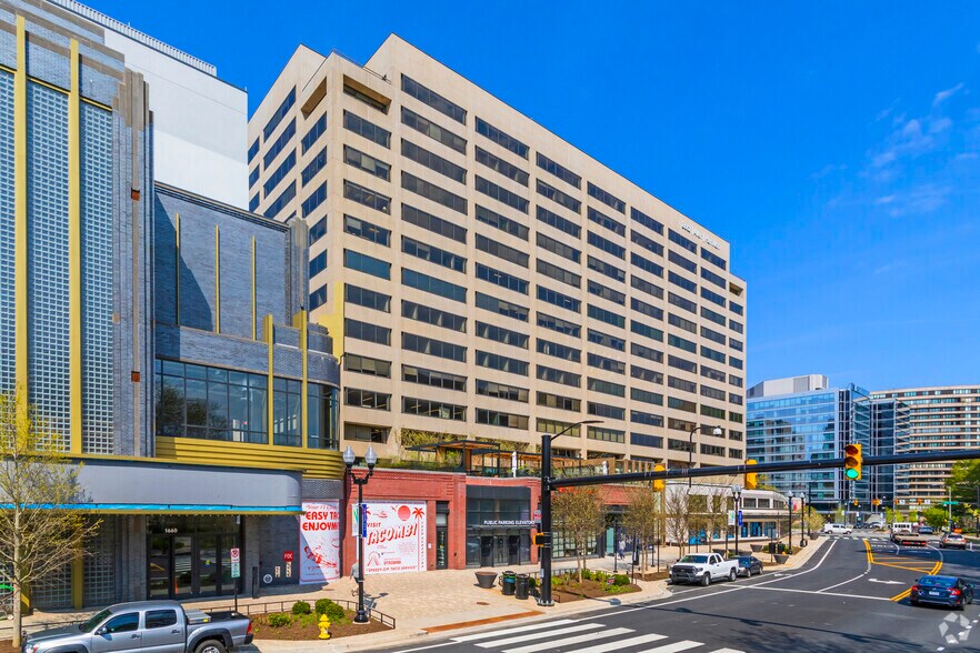 More Photos Of 1550 Crystal Dr, Arlington Office For Lease