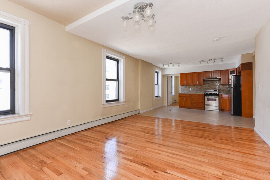 More Photos Of 2296 2nd Ave, New York Multifamily For Sale