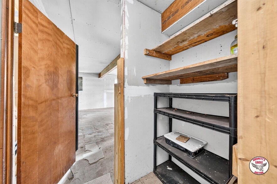 More Photos Of 2969 Moodyville Rd, Byrdstown General Retail For Sale
