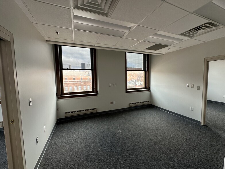 More Photos Of 201 N 7th St, Lincoln Office For Sale