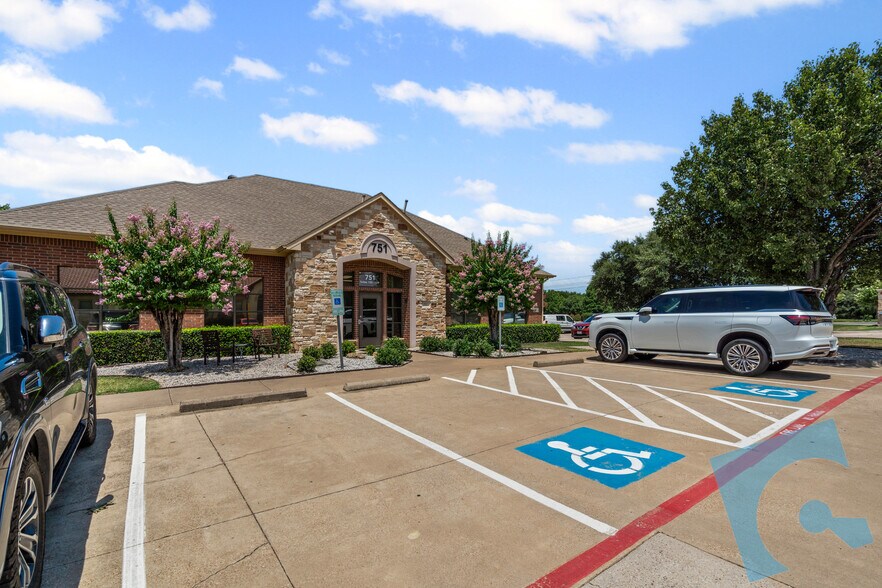 More Photos Of 751 E Southlake Blvd, Southlake Office For Sale
