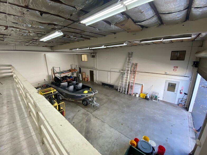 More Photos Of 2312-2330 SE Clatsop St, Portland Warehouse For Lease