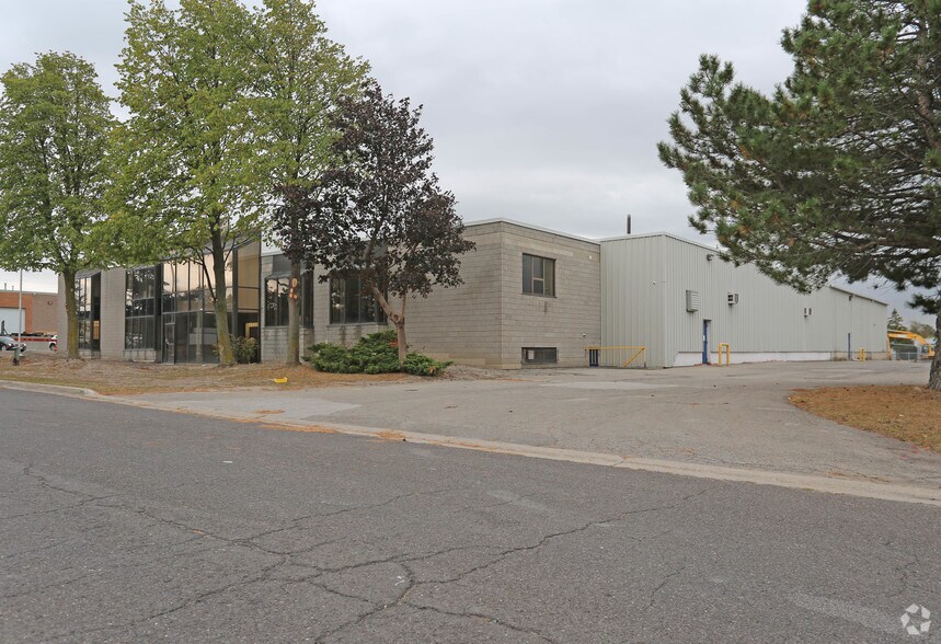 More Photos Of 58 Bigwin Rd, Hamilton Warehouse For Lease