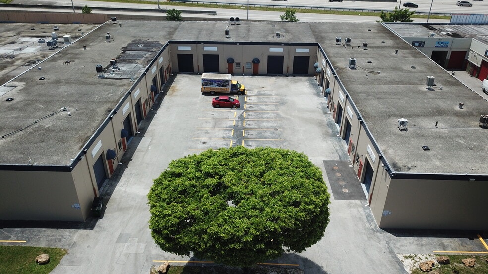 More Photos Of 4834-4890 SW 75th Ave, Miami Warehouse For Lease