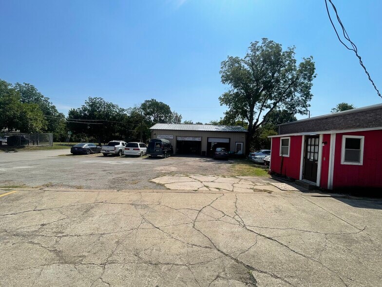 More Photos Of , McKinney General Retail For Sale