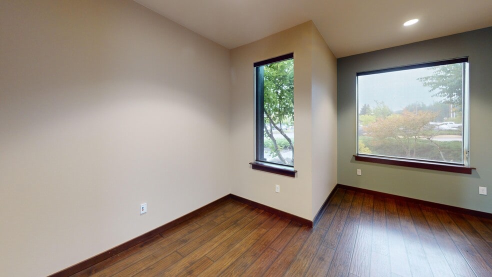 More Photos Of 370 NE Camano Dr, Camano Island Office For Lease