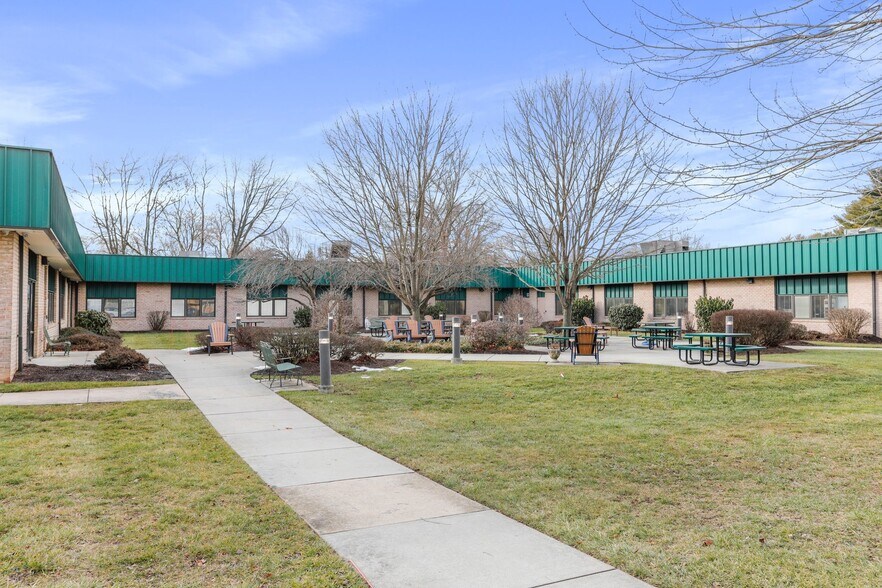 More Photos Of 18614 Crestwood Dr, Hagerstown Schools For Lease