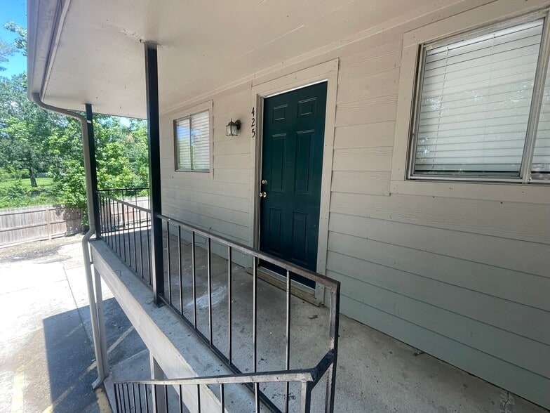 More Photos Of 401 Pinchback Rd, Beaumont Apartments For Sale