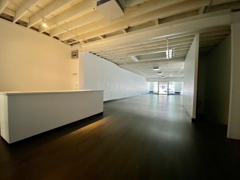 More Photos Of 39 E Colorado Blvd, Pasadena Storefront For Sale