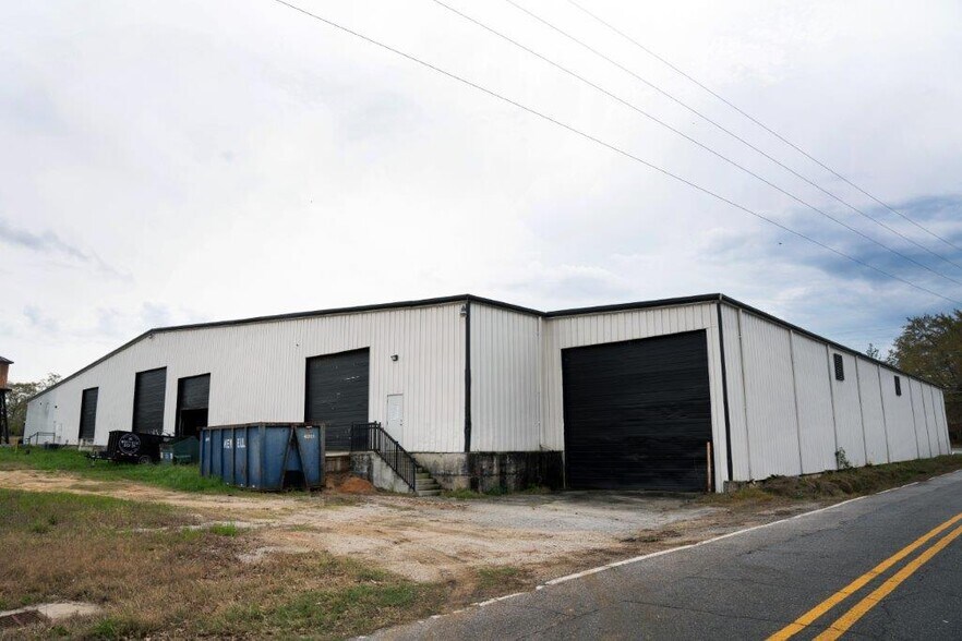 More Photos Of 91 S College St, Statesboro Warehouse For Lease