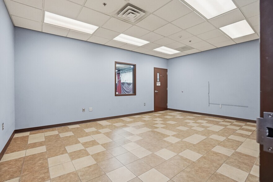 More Photos Of 1151 Industry Rd, Sturgis Manufacturing For Sale