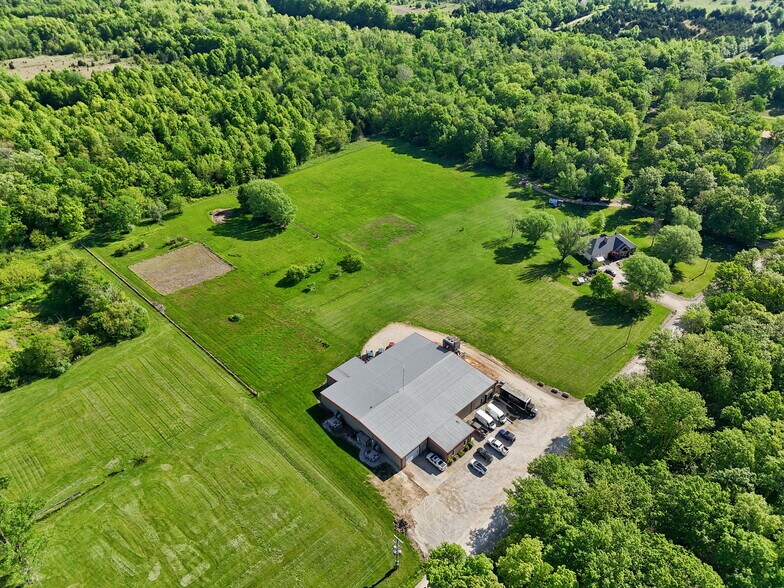 More Photos Of 29 Red Oak Rd, High Hill Manufacturing For Sale