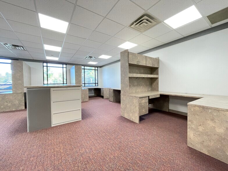 More Photos Of 14520 NW US Highway 441, Alachua Bank For Lease