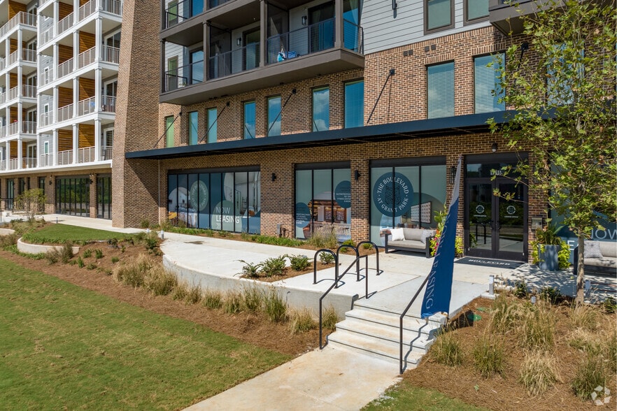 More Photos Of 1015 Boulevard SE, Atlanta Apartments For Lease
