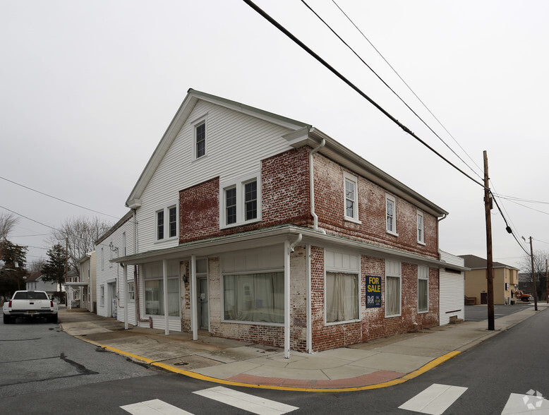 Primary Photo Of 2 Market St, Frederica Storefront Retail Office For Sale