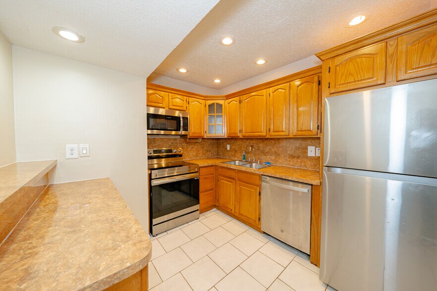 More Photos Of 5971 NW 17th Pl, Sunrise Apartments For Sale