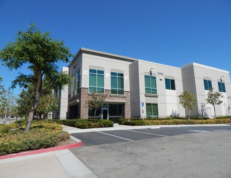 More Photos Of 13955 Central Ave, Chino Warehouse For Lease