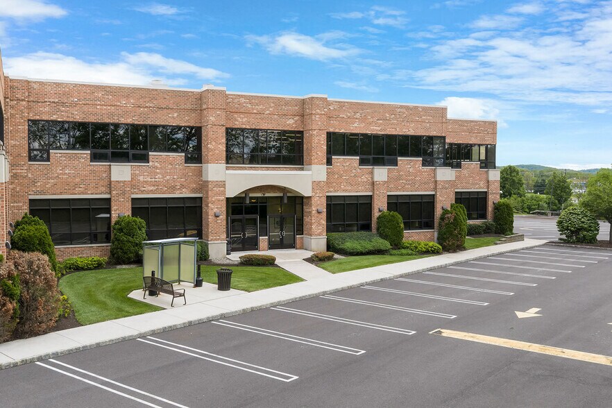 More Photos Of 1 Greenwich St, Stewartsville Medical For Lease