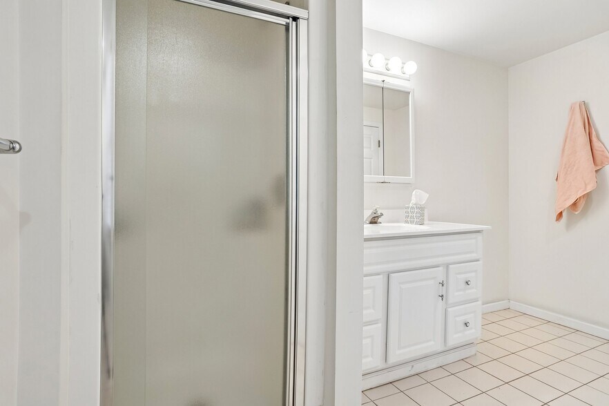 More Photos Of 841 Camden ave, Blackwood Warehouse For Sale