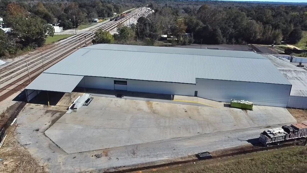 More Photos Of 2135 State Line Rd, Flomaton Warehouse For Lease
