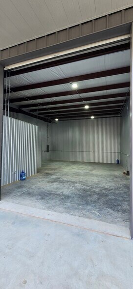 Primary Photo Of 19021 McKenzie Ln, Porter Warehouse For Lease
