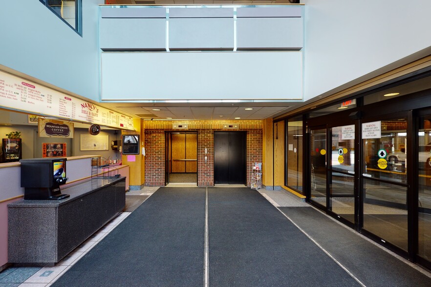 More Photos Of 1000 E Genesee St, Syracuse Medical For Lease